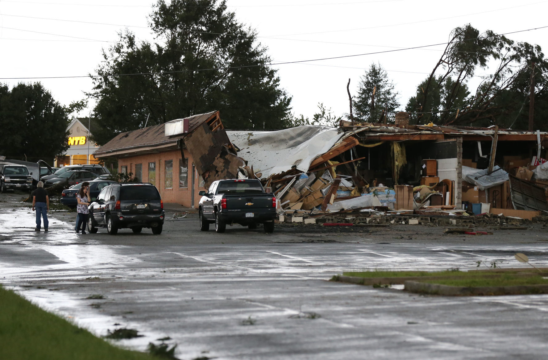 Tornado damages in Chesterfield
